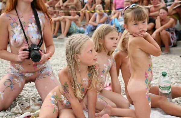 Photo of mothers and daughters of nudists